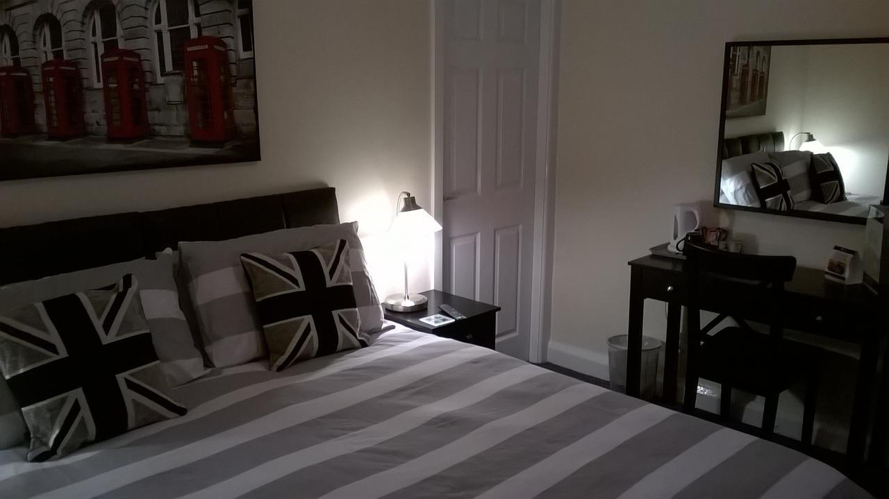 Upton Arms Hotel Pontefract Dış mekan fotoğraf