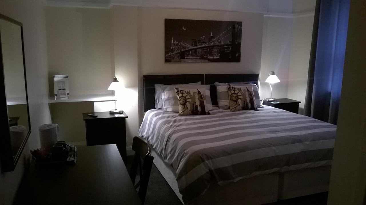 Upton Arms Hotel Pontefract Dış mekan fotoğraf