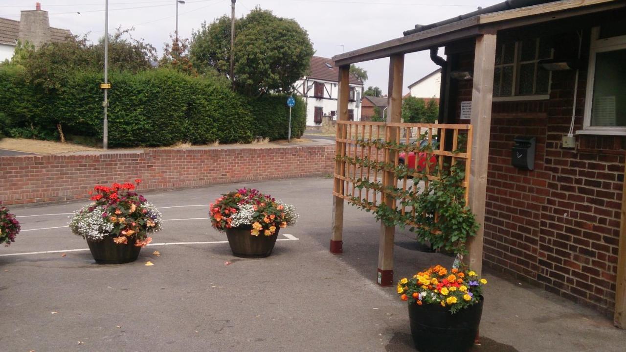 Upton Arms Hotel Pontefract Dış mekan fotoğraf
